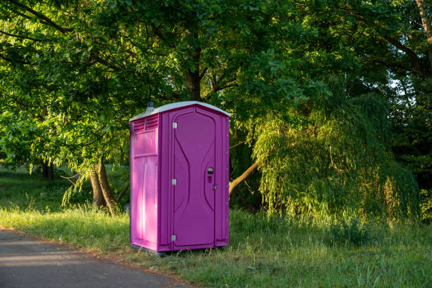 Best Porta potty delivery and setup  in Daleville, IN